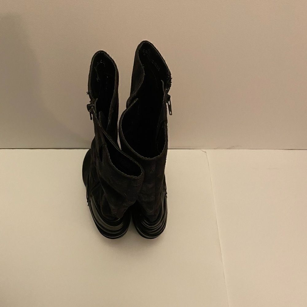 💥American Eagle outfitters suede heel boots Size: 8.5 - Picture 4 of 6